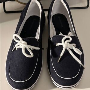 Grasshoppers Women's Highview Slip-On Loafers in blue canvas 6